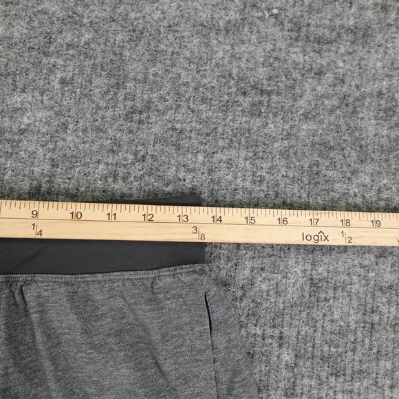 Lululemon T.H.E. Short Linerless Mens Small Gray Heather Athletic Training Gym - Picture 8 of 8